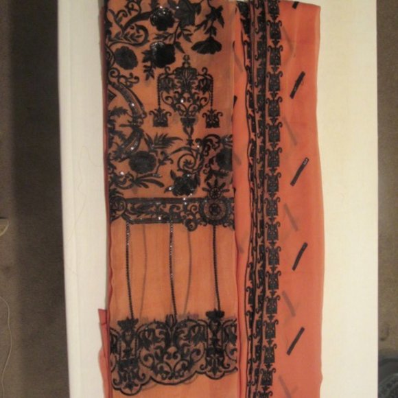 Woman's Unstitched Pakistani Suit - Picture 2 of 4